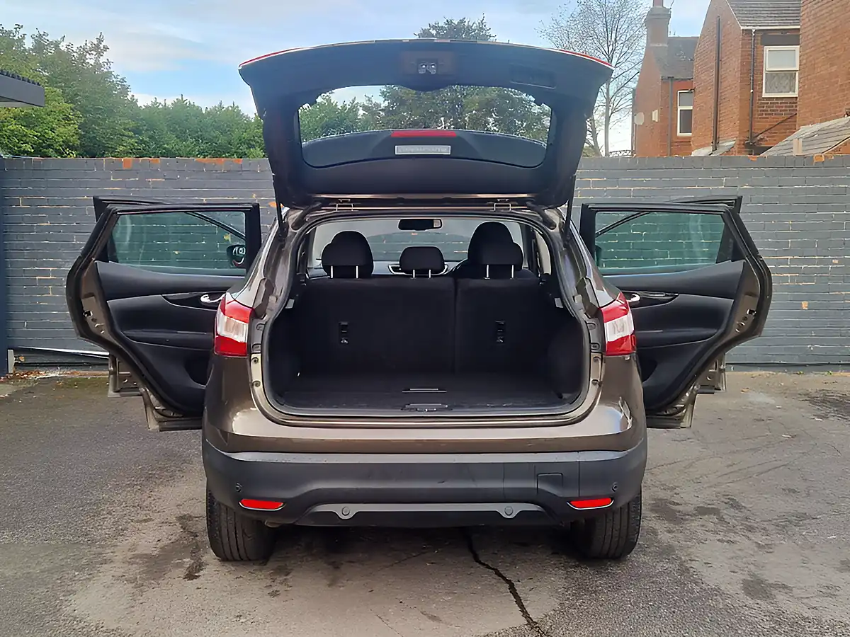 Used 2016 Nissan Qashqai Acenta Bronze - Interior and Exterior details 12