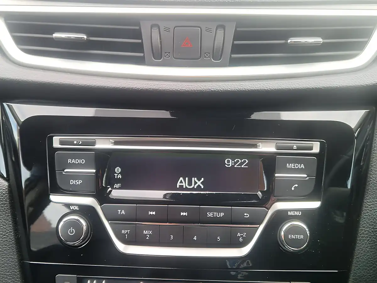 Used 2016 Nissan Qashqai Acenta Bronze - Interior and Exterior details 20