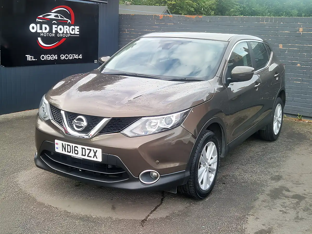 Used 2016 Nissan Qashqai Acenta Bronze - Interior and Exterior details 5