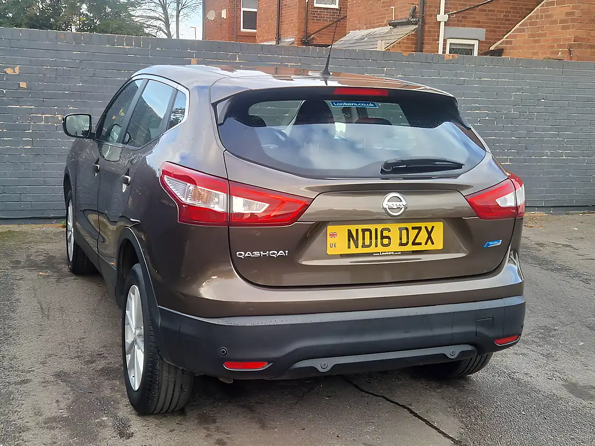 Used 2016 Nissan Qashqai Acenta Bronze - Interior and Exterior details 8