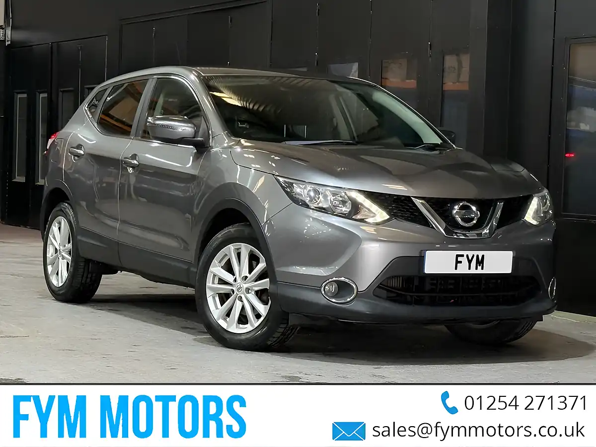 Used 2016 Nissan Qashqai Acenta Grey - Front View
