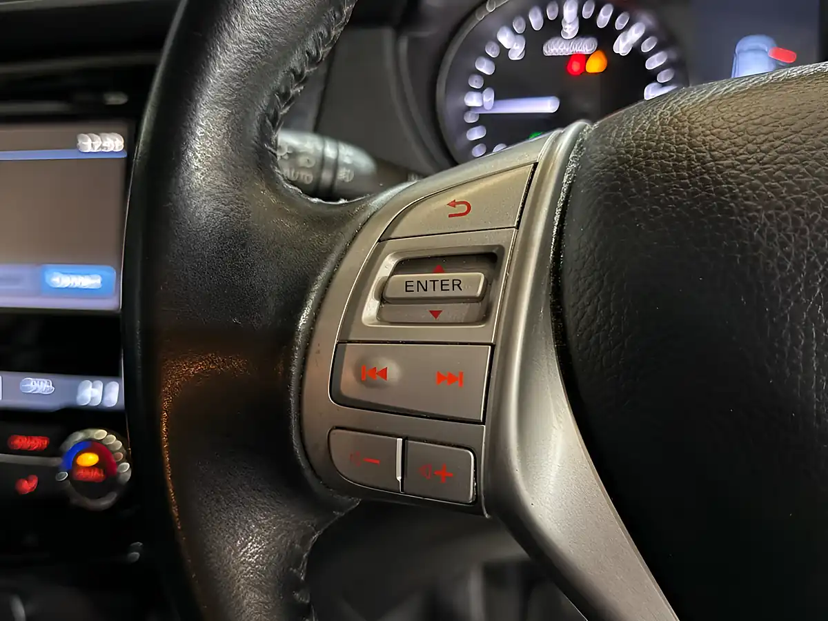 Used 2016 Nissan Qashqai Acenta Grey - Interior and Exterior details 14