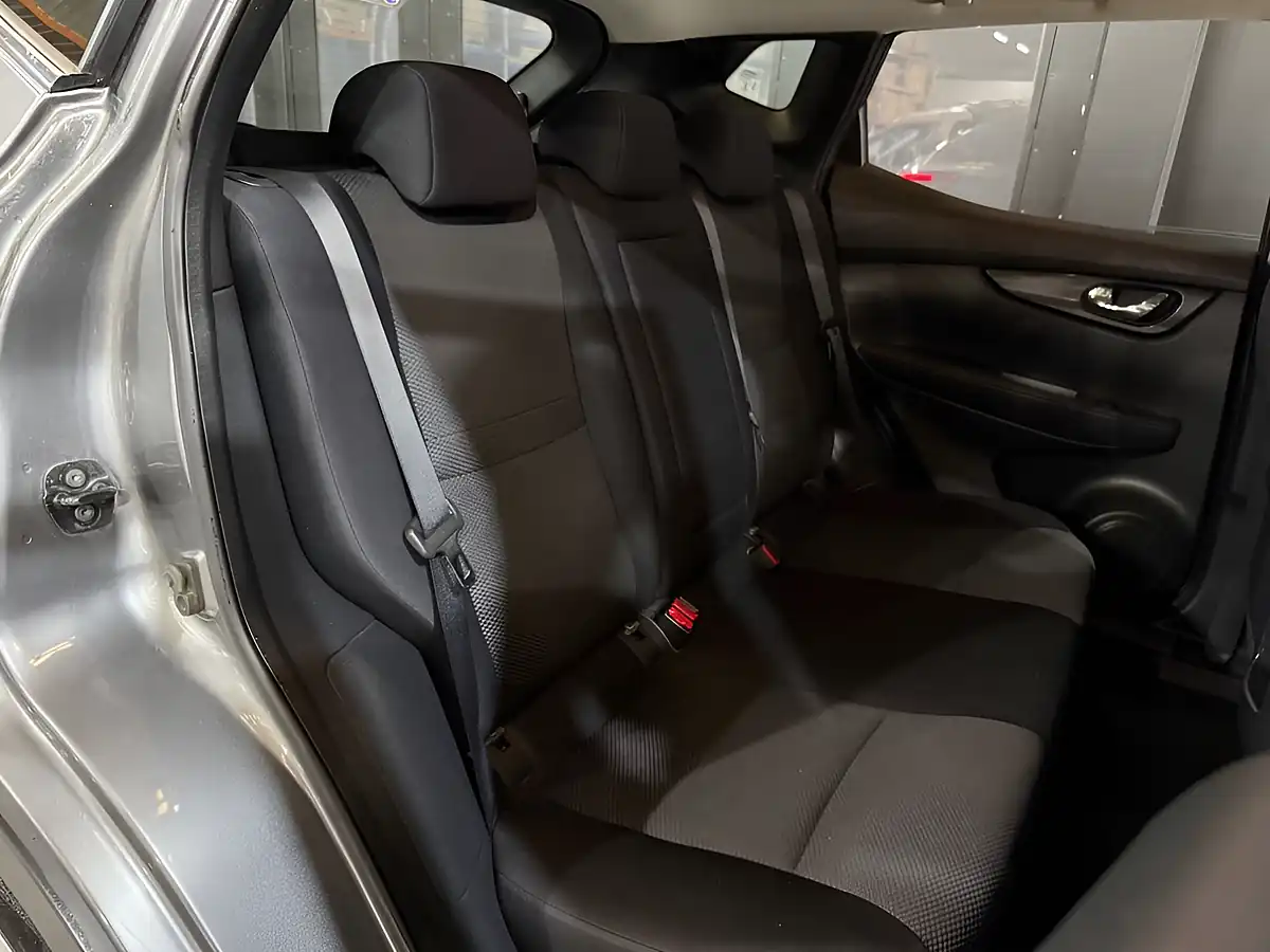 Used 2016 Nissan Qashqai Acenta Grey - Interior and Exterior details 16