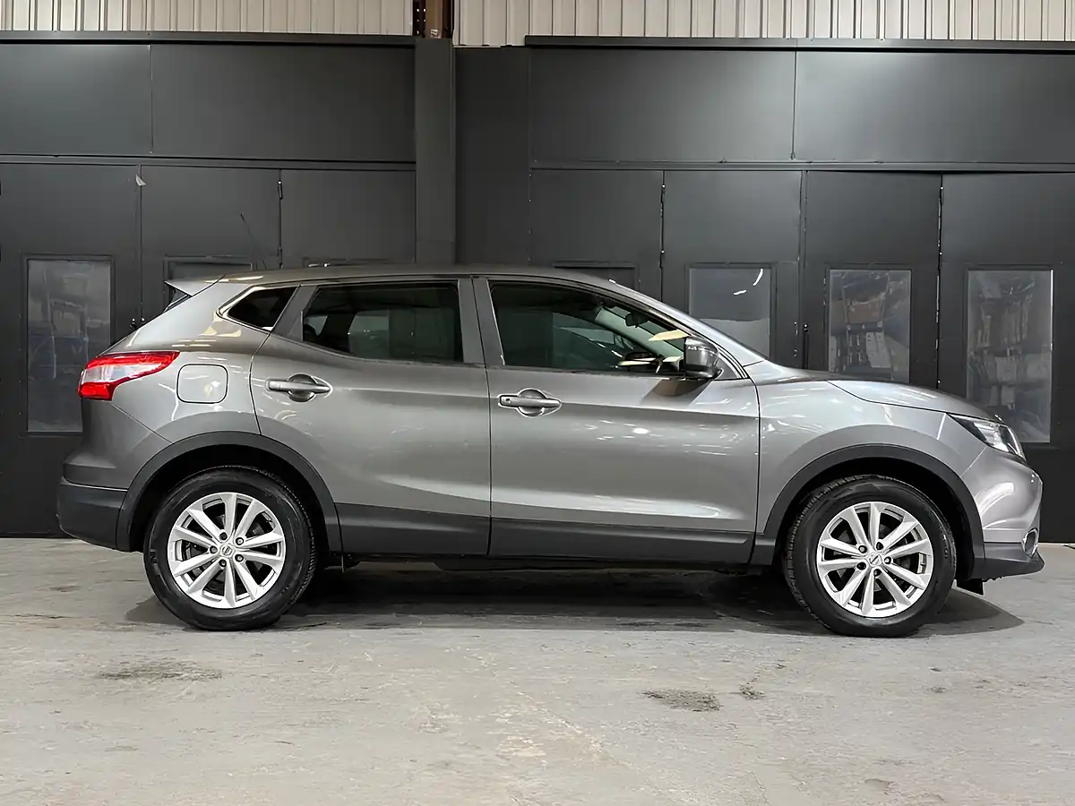 Used 2016 Nissan Qashqai Acenta Grey - Interior and Exterior details 4