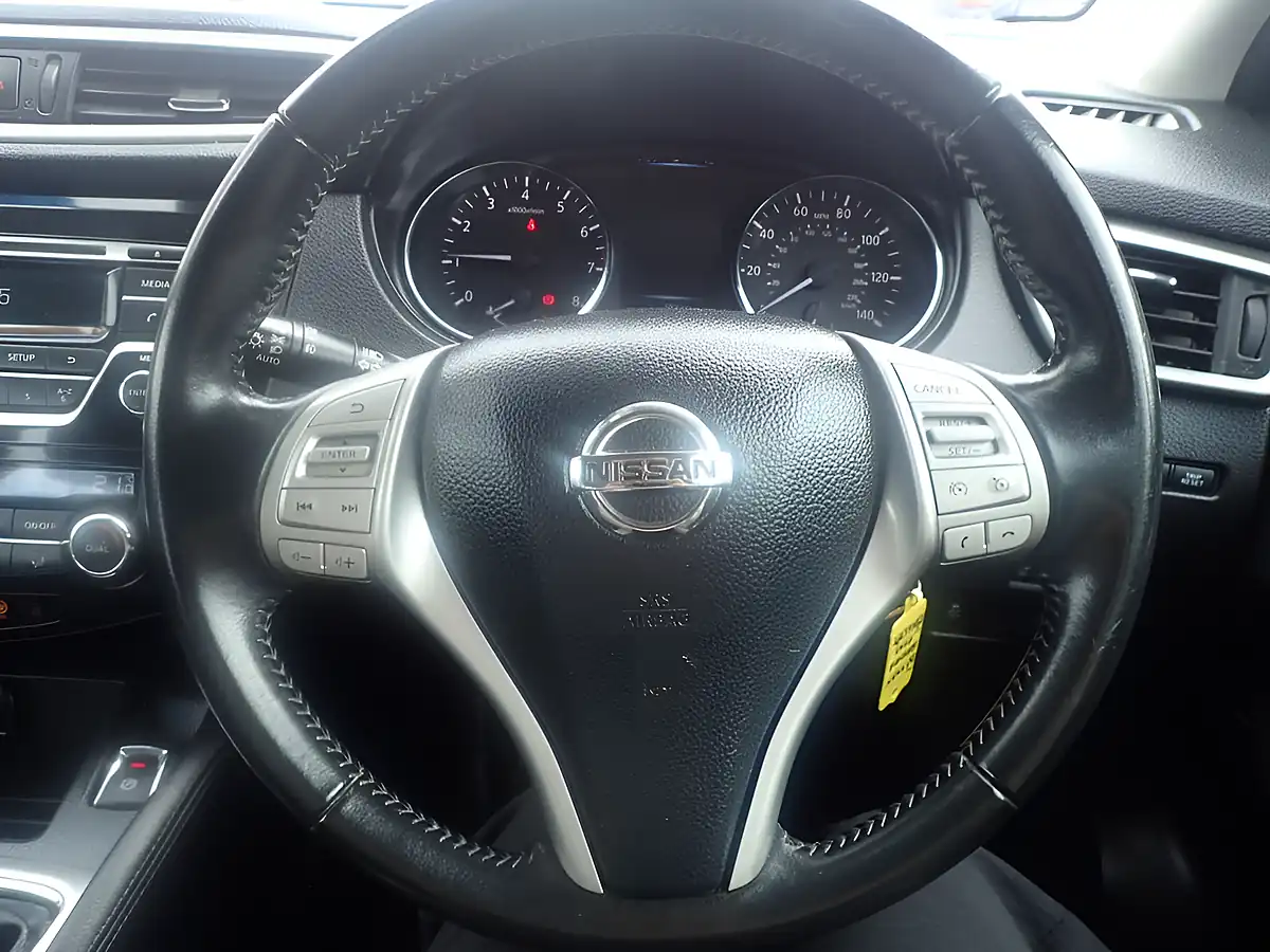 Used 2016 Nissan Qashqai Acenta Grey - Interior and Exterior details 10