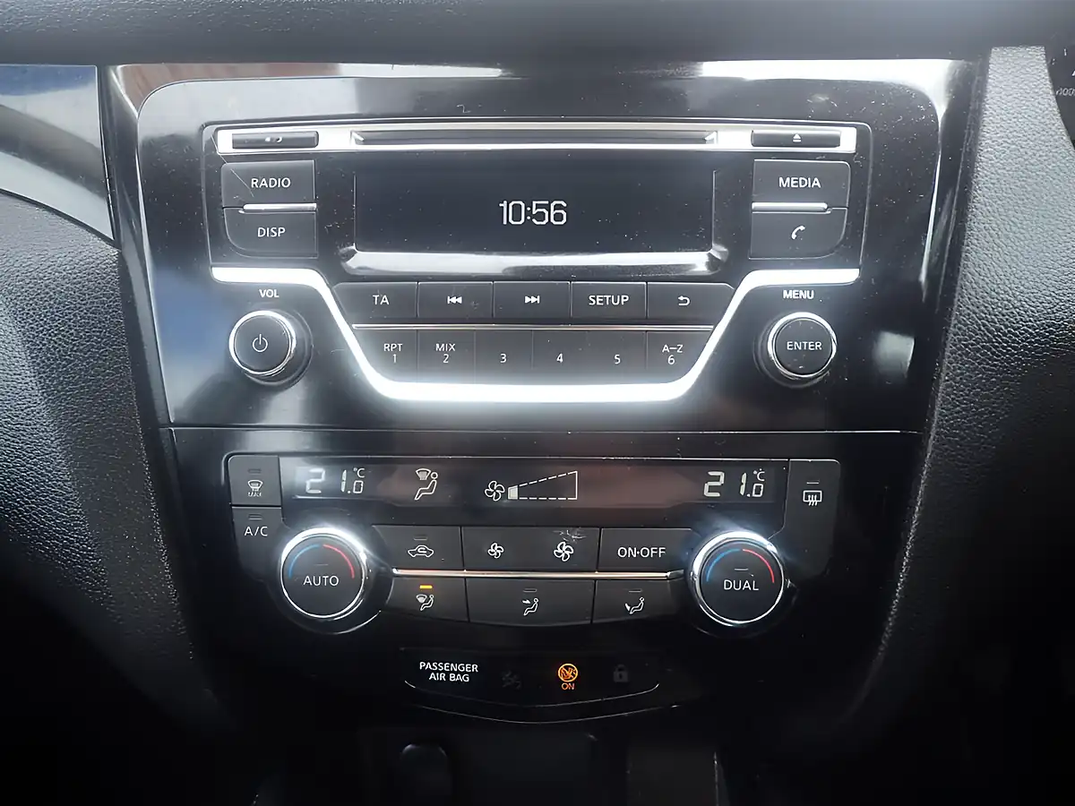 Used 2016 Nissan Qashqai Acenta Grey - Interior and Exterior details 11