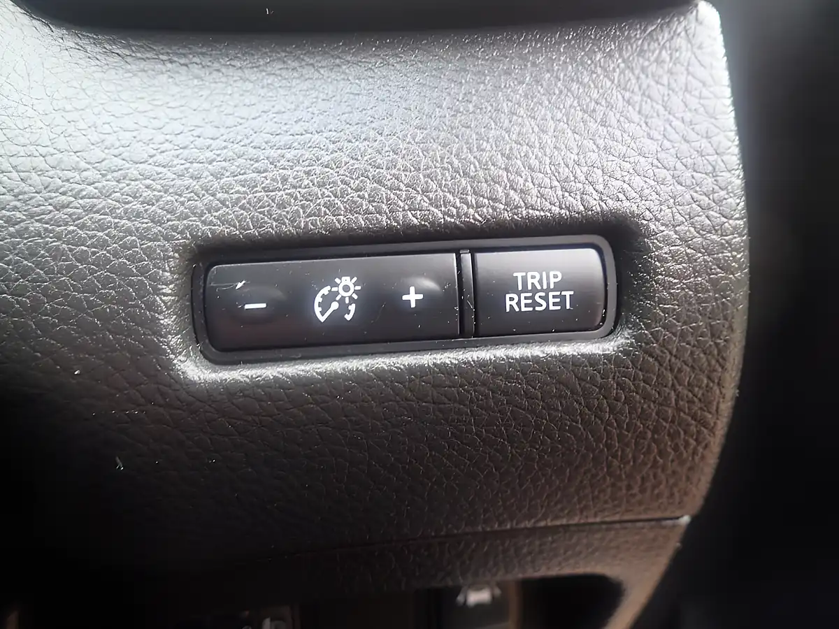Used 2016 Nissan Qashqai Acenta Grey - Interior and Exterior details 13
