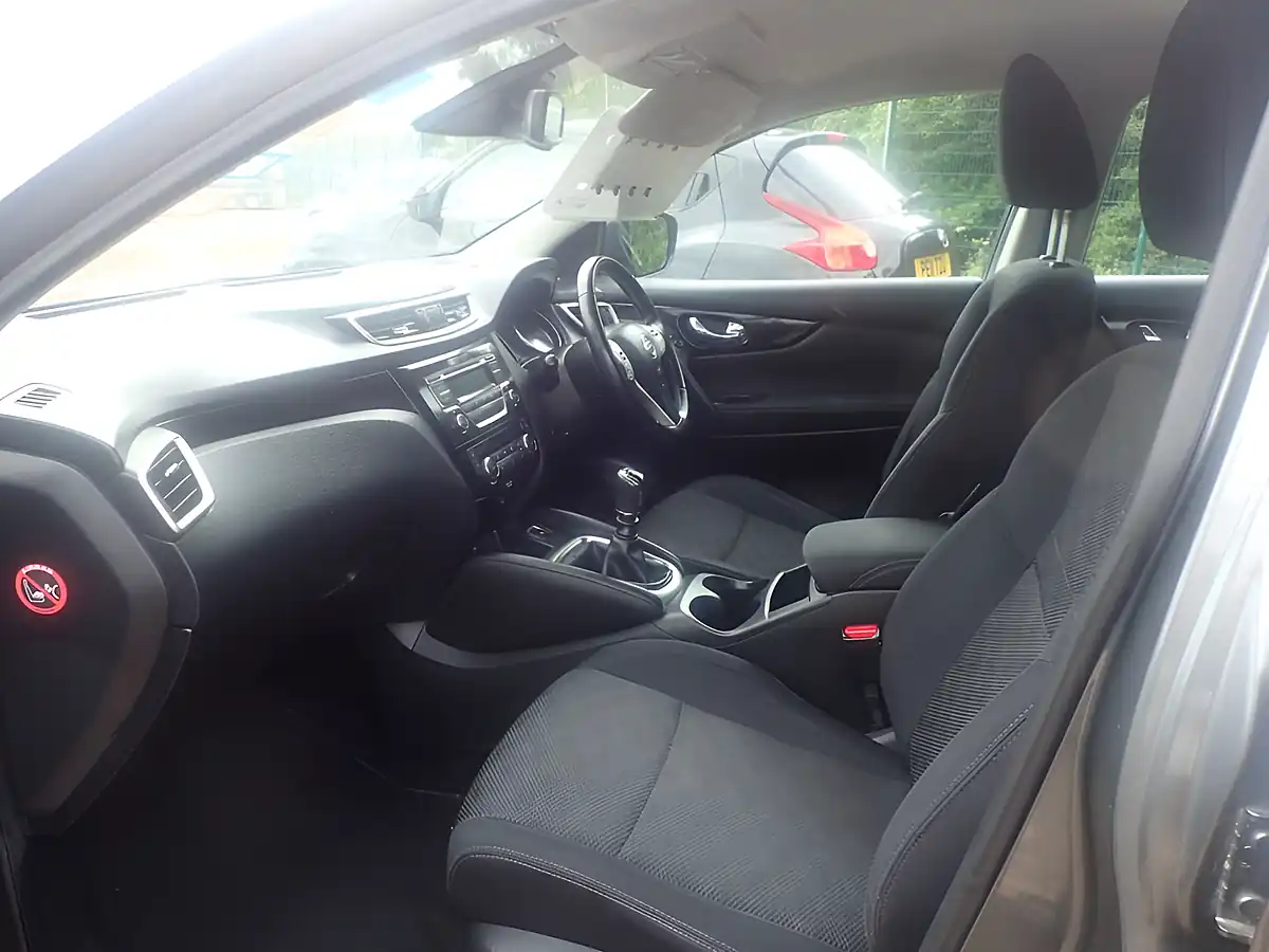Used 2016 Nissan Qashqai Acenta Grey - Interior and Exterior details 15