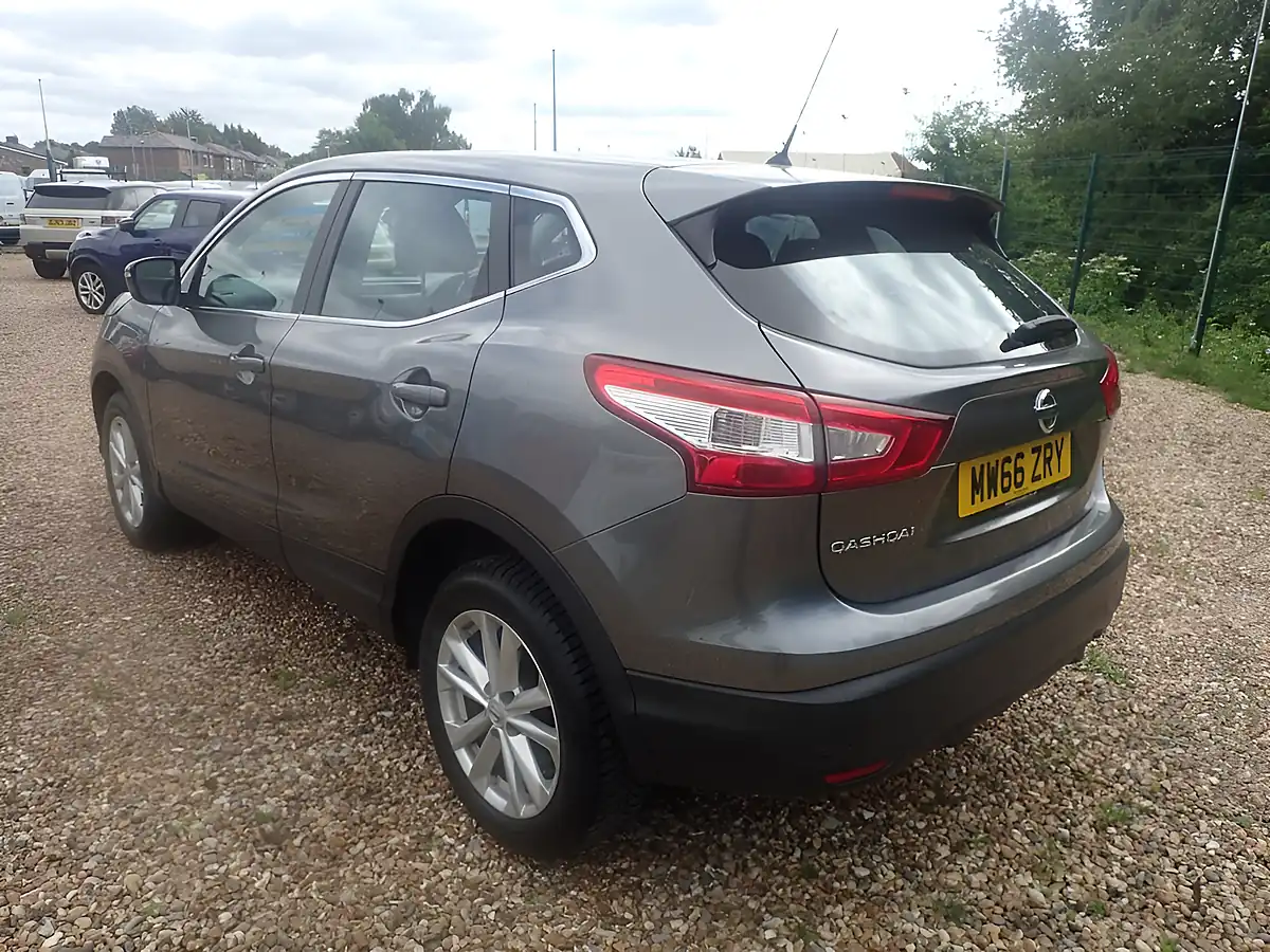 Used 2016 Nissan Qashqai Acenta Grey - Interior and Exterior details 17