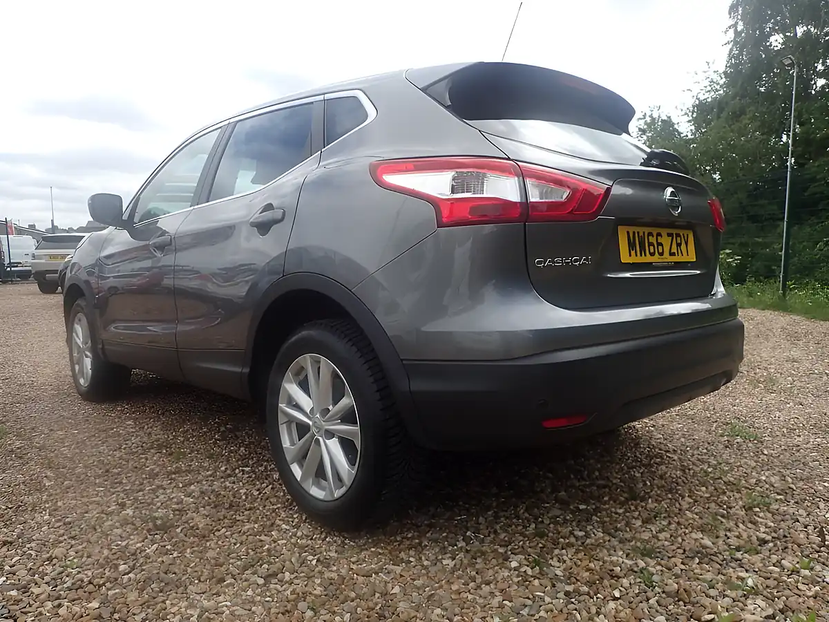 Used 2016 Nissan Qashqai Acenta Grey - Interior and Exterior details 18