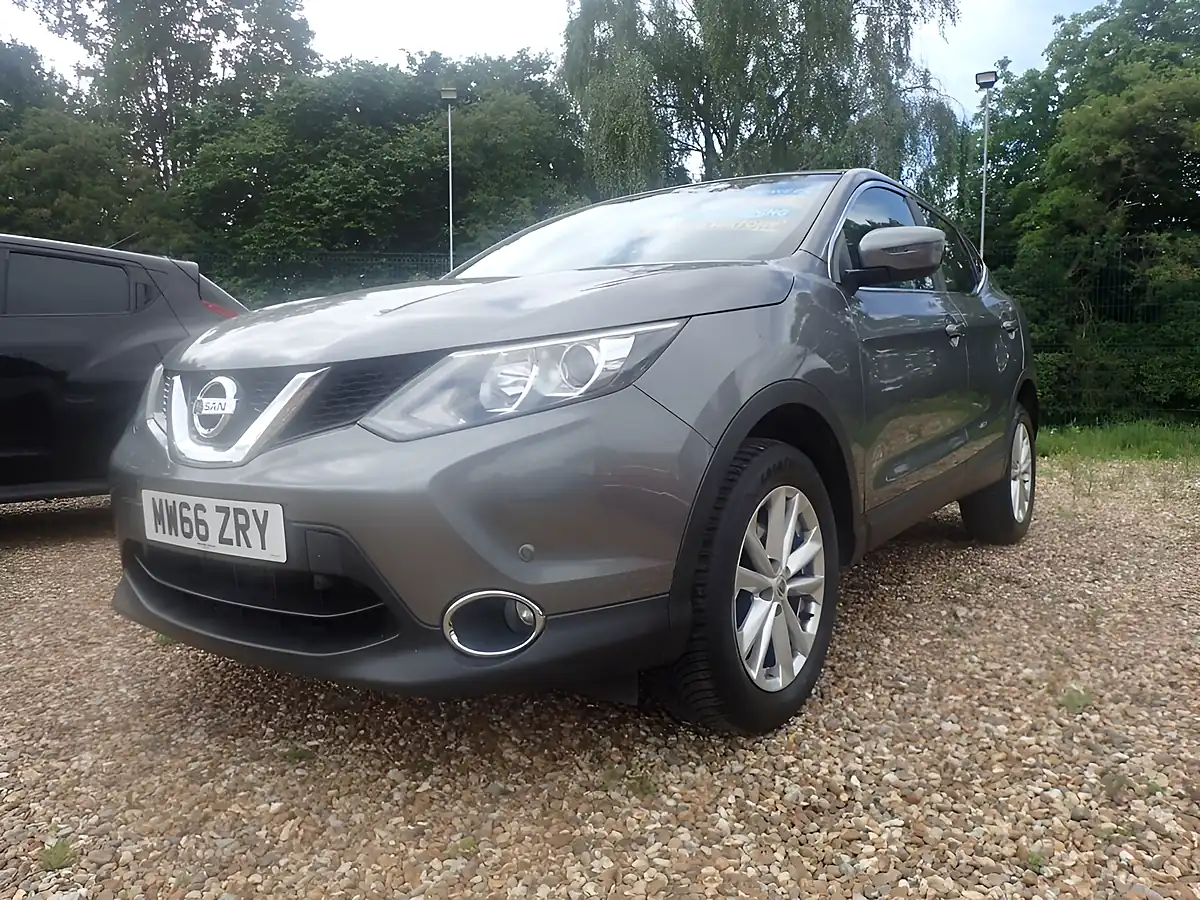 Used 2016 Nissan Qashqai Acenta Grey - Interior and Exterior details 4