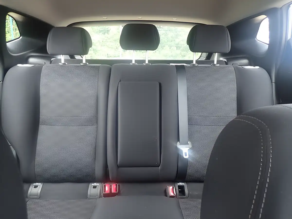 Used 2016 Nissan Qashqai Acenta Grey - Interior and Exterior details 9