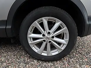 Used 2016 Nissan Qashqai Acenta Silver - Interior and Exterior details 12