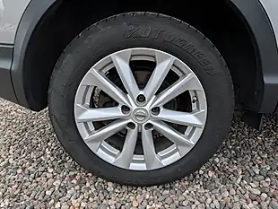 Used 2016 Nissan Qashqai Acenta Silver - Interior and Exterior details 15