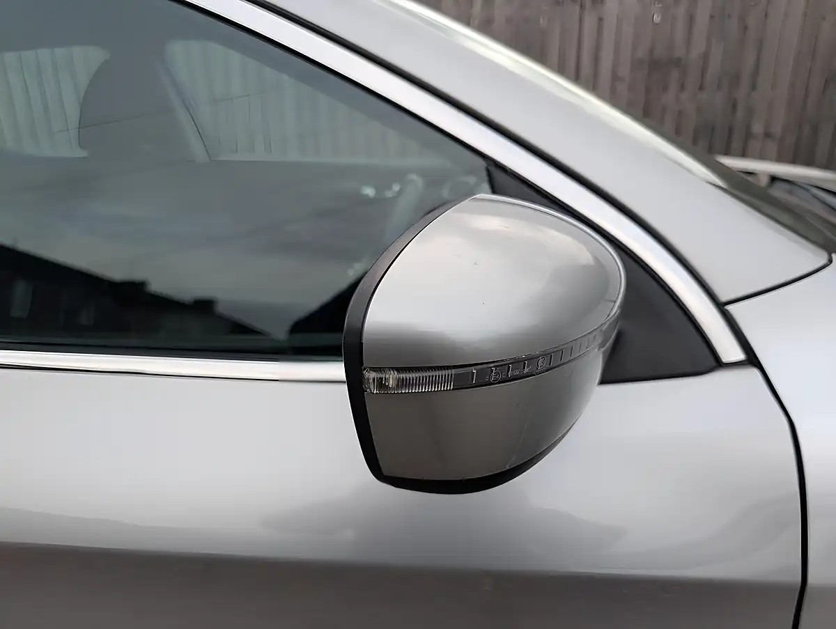 Used 2016 Nissan Qashqai Acenta Silver - Interior and Exterior details 16