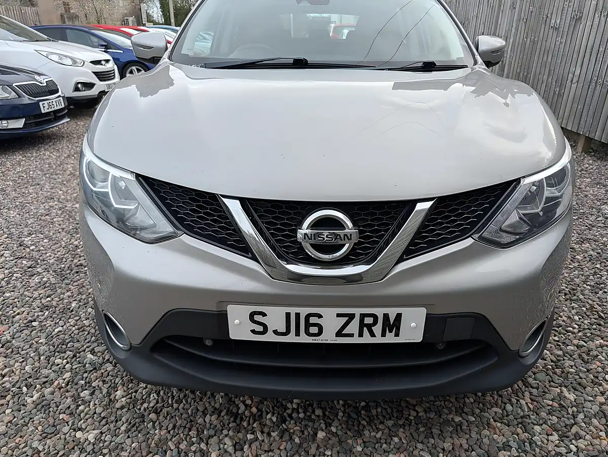 Used 2016 Nissan Qashqai Acenta Silver - Interior and Exterior details 2