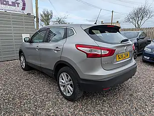 Used 2016 Nissan Qashqai Acenta Silver - Interior and Exterior details 3