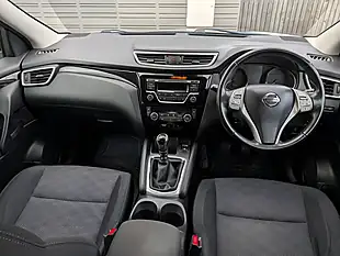 Used 2016 Nissan Qashqai Acenta Silver - Interior and Exterior details 6