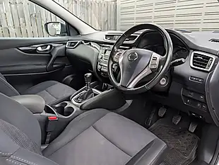 Used 2016 Nissan Qashqai Acenta Silver - Interior and Exterior details 7