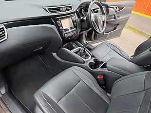 Used 2016 Nissan Qashqai Acenta Silver - Interior and Exterior details 14