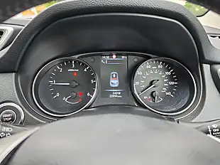 Used 2016 Nissan Qashqai Acenta Silver - Interior and Exterior details 16