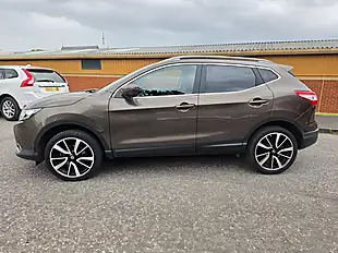Used 2016 Nissan Qashqai Acenta Silver - Interior and Exterior details 5