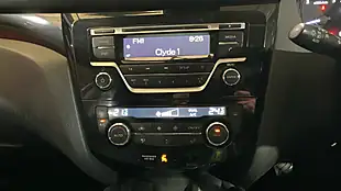 Used 2016 Nissan Qashqai Acenta White - Interior and Exterior details 7