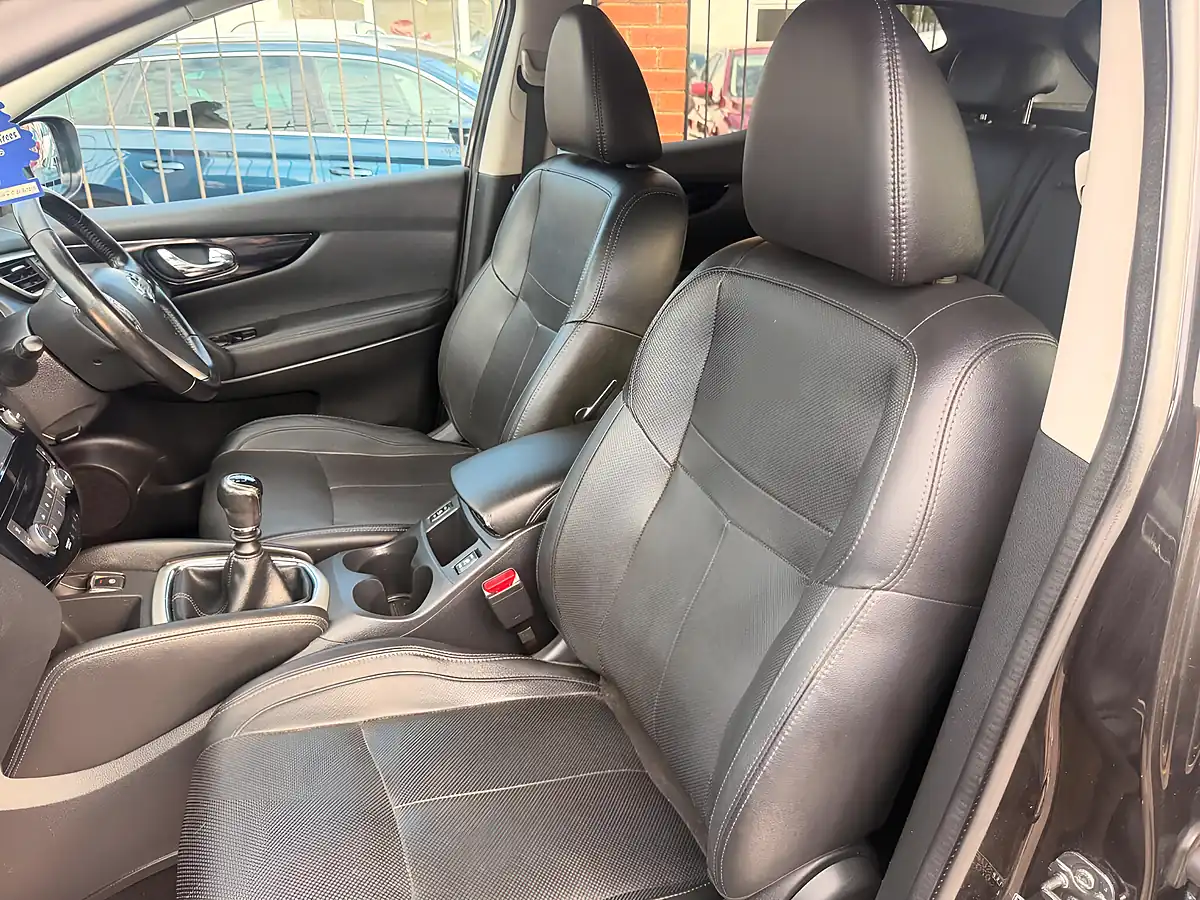 Used 2016 Nissan Qashqai Black Edition Black - Interior and Exterior details 11