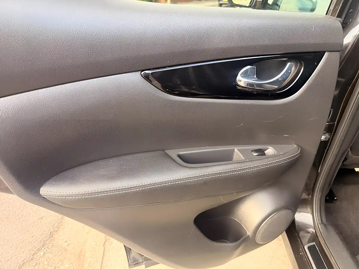 Used 2016 Nissan Qashqai Black Edition Black - Interior and Exterior details 12