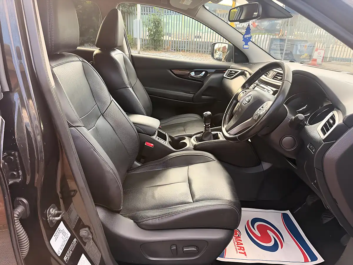 Used 2016 Nissan Qashqai Black Edition Black - Interior and Exterior details 16