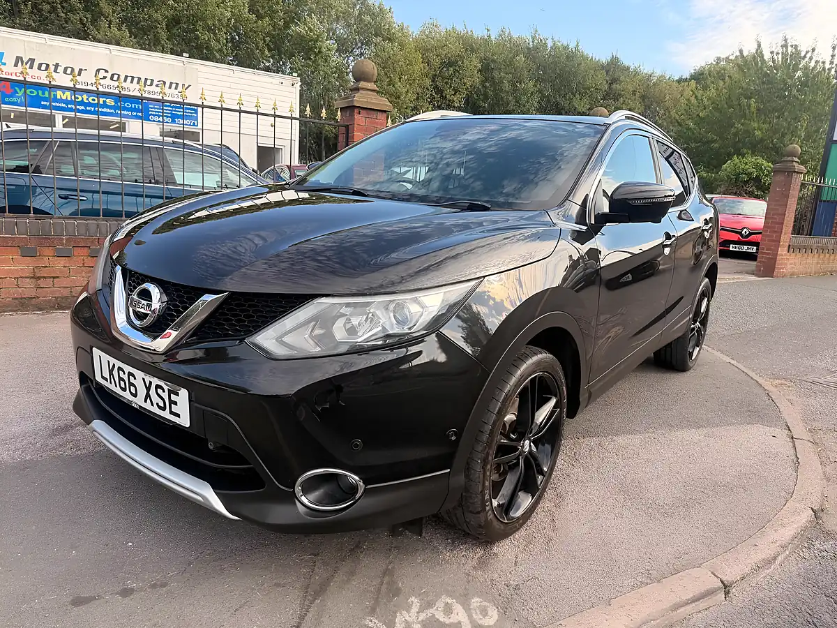 Used 2016 Nissan Qashqai Black Edition Black - Interior and Exterior details 2