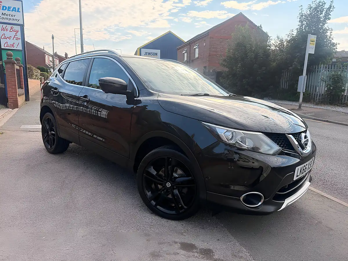 Used 2016 Nissan Qashqai Black Edition Black - Interior and Exterior details 5
