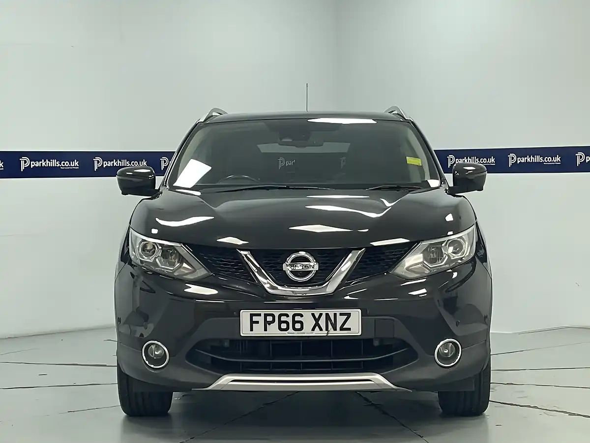 Used 2016 Nissan Qashqai Black Edition Black - Interior and Exterior details 11