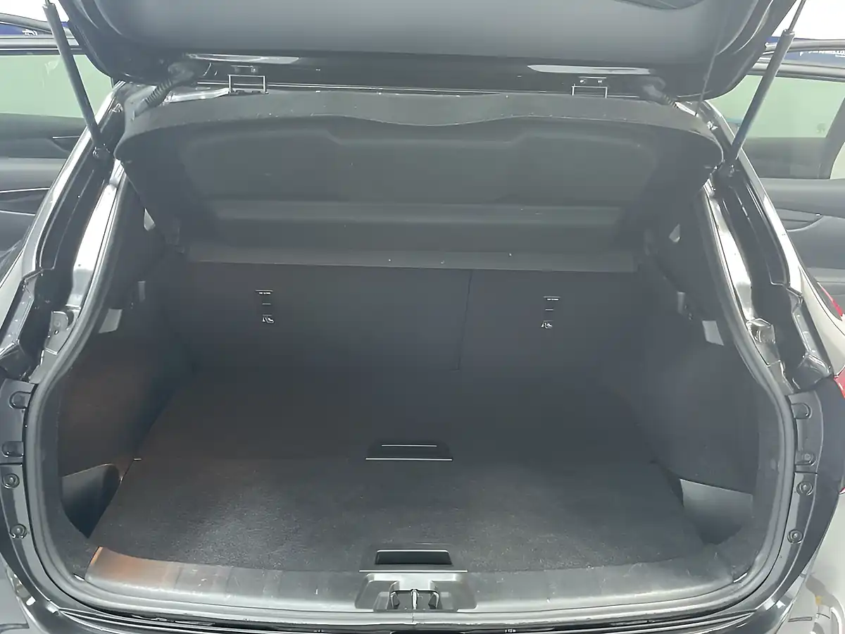Used 2016 Nissan Qashqai Black Edition Black - Interior and Exterior details 18