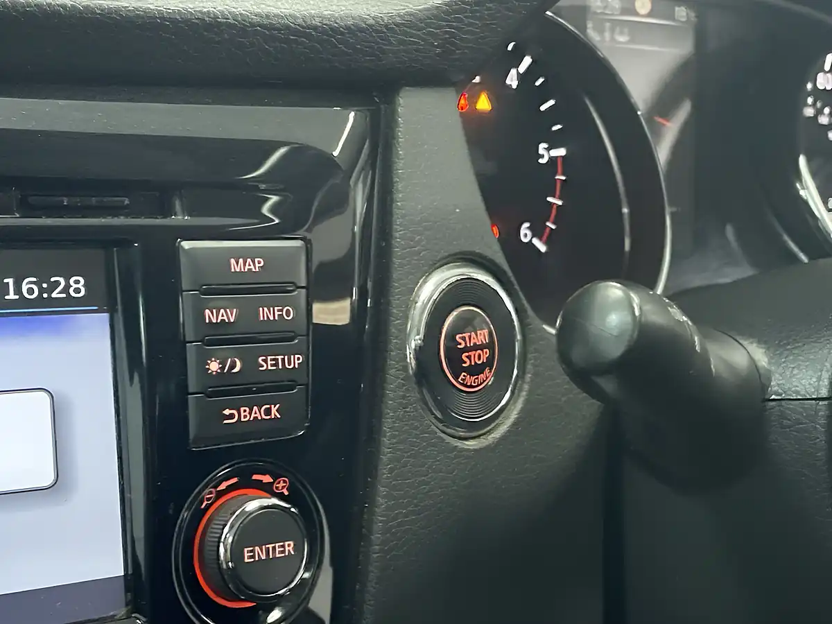Used 2016 Nissan Qashqai Black Edition Black - Interior and Exterior details 6