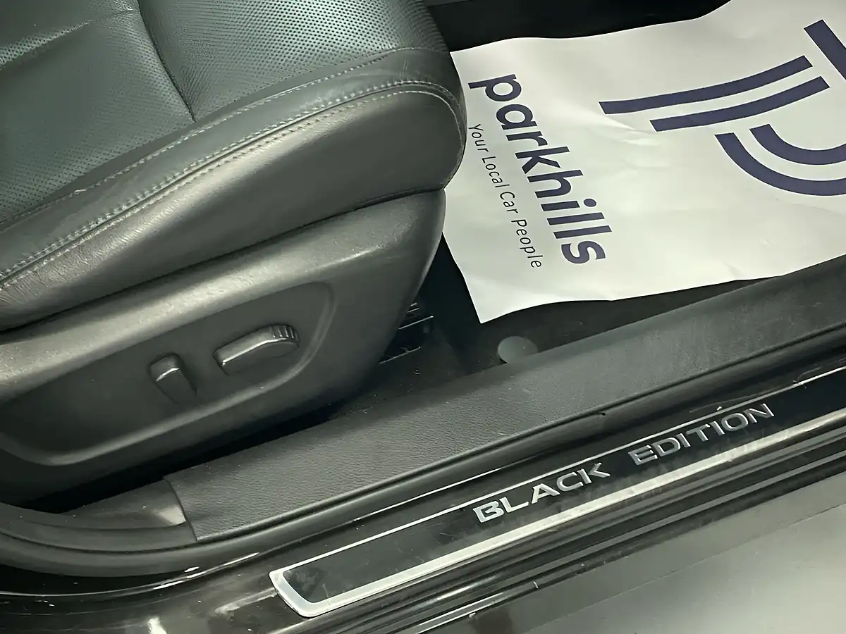 Used 2016 Nissan Qashqai Black Edition Black - Interior and Exterior details 8