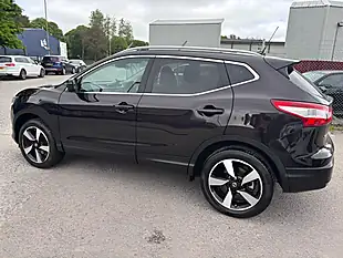 Used 2016 Nissan Qashqai N-Connecta Black - Interior and Exterior details 10