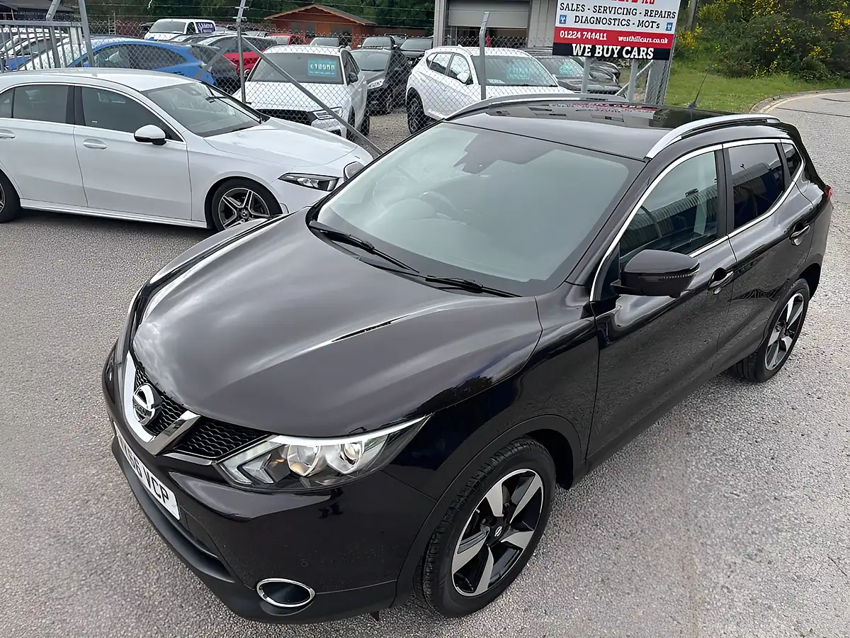 Used 2016 Nissan Qashqai N-Connecta Black - Interior and Exterior details 14
