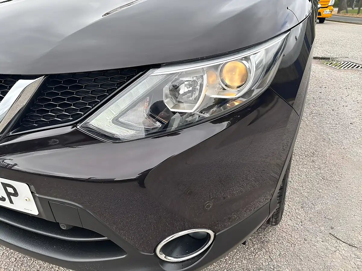 Used 2016 Nissan Qashqai N-Connecta Black - Interior and Exterior details 16