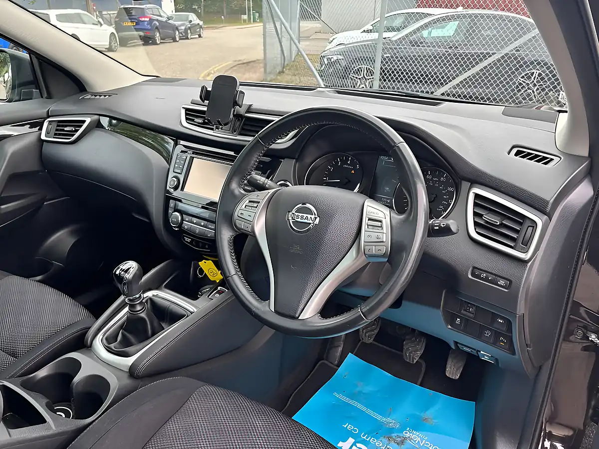 Used 2016 Nissan Qashqai N-Connecta Black - Interior and Exterior details 2