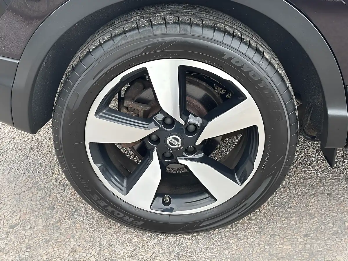 Used 2016 Nissan Qashqai N-Connecta Black - Interior and Exterior details 20