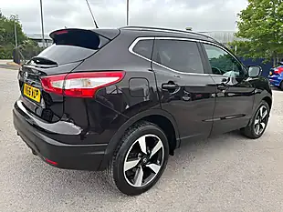 Used 2016 Nissan Qashqai N-Connecta Black - Interior and Exterior details 7