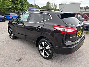 Used 2016 Nissan Qashqai N-Connecta Black - Interior and Exterior details 9