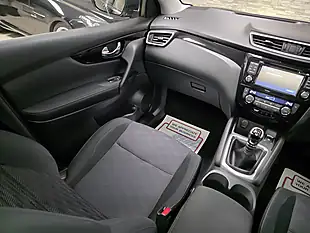 Used 2016 Nissan Qashqai N-Connecta Black - Interior and Exterior details 11
