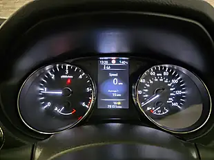 Used 2016 Nissan Qashqai N-Connecta Black - Interior and Exterior details 15