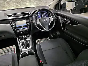 Used 2016 Nissan Qashqai N-Connecta Black - Interior and Exterior details 9