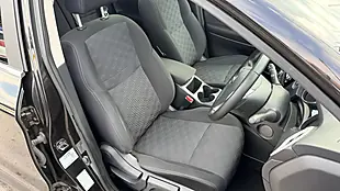 Used 2016 Nissan Qashqai N-Connecta Black - Interior and Exterior details 11