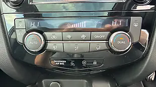 Used 2016 Nissan Qashqai N-Connecta Black - Interior and Exterior details 14