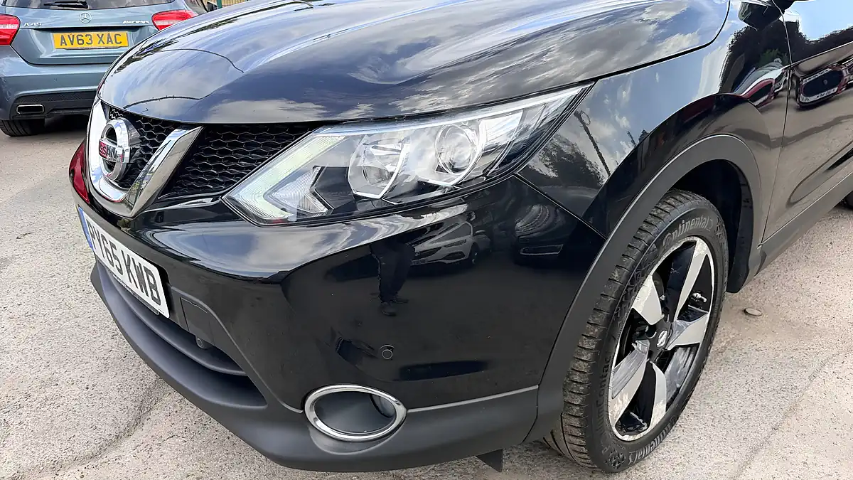 Used 2016 Nissan Qashqai N-Connecta Black - Interior and Exterior details 18