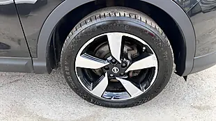 Used 2016 Nissan Qashqai N-Connecta Black - Interior and Exterior details 19